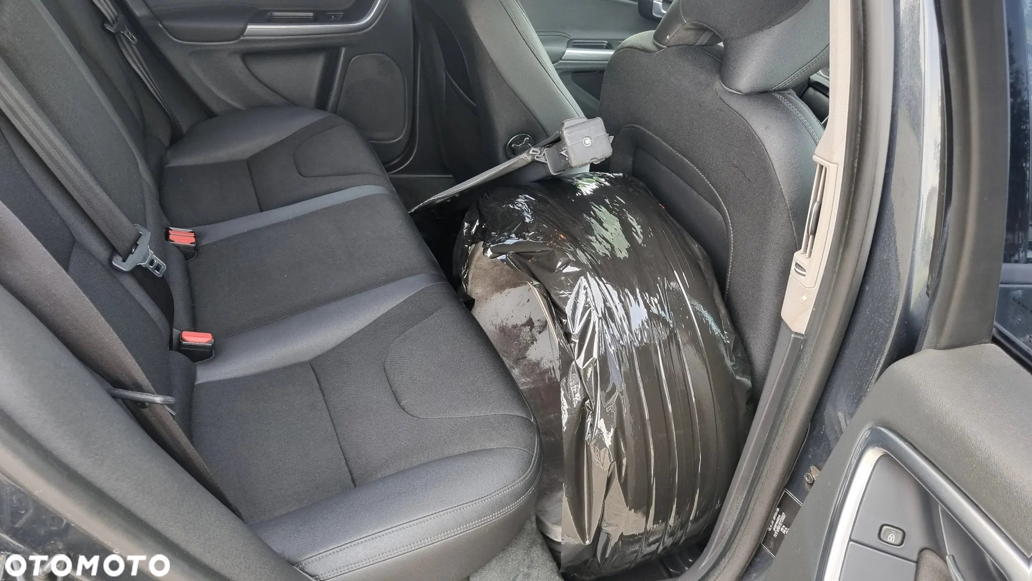 Volvo V60 D4 Momentum - 14