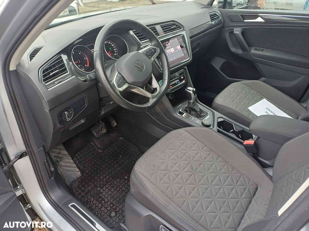 Volkswagen Tiguan - 10