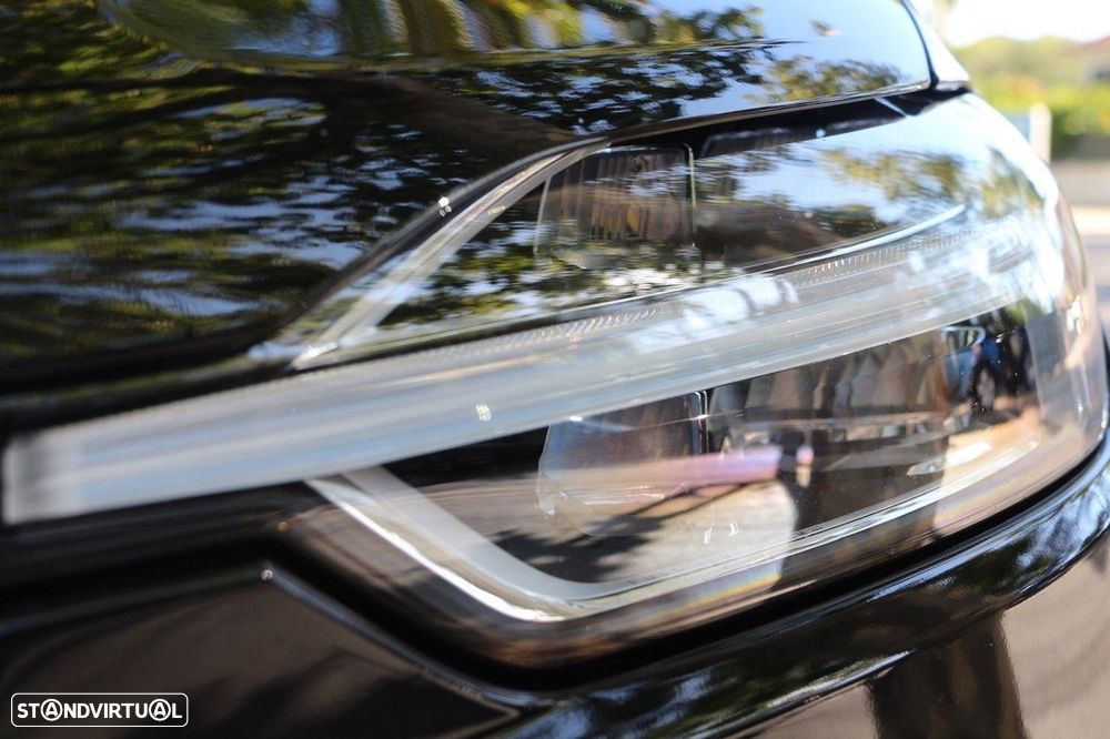 Volvo XC 60 2.0 T8 PHEV R-Design AWD - 12