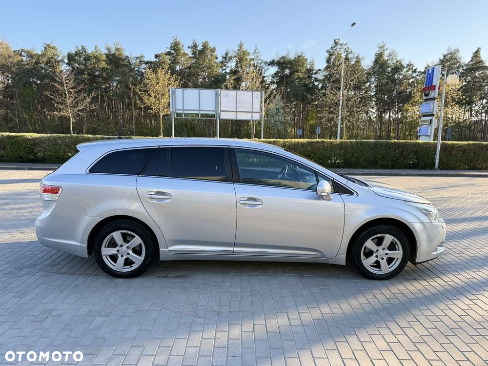 Toyota Avensis - 28
