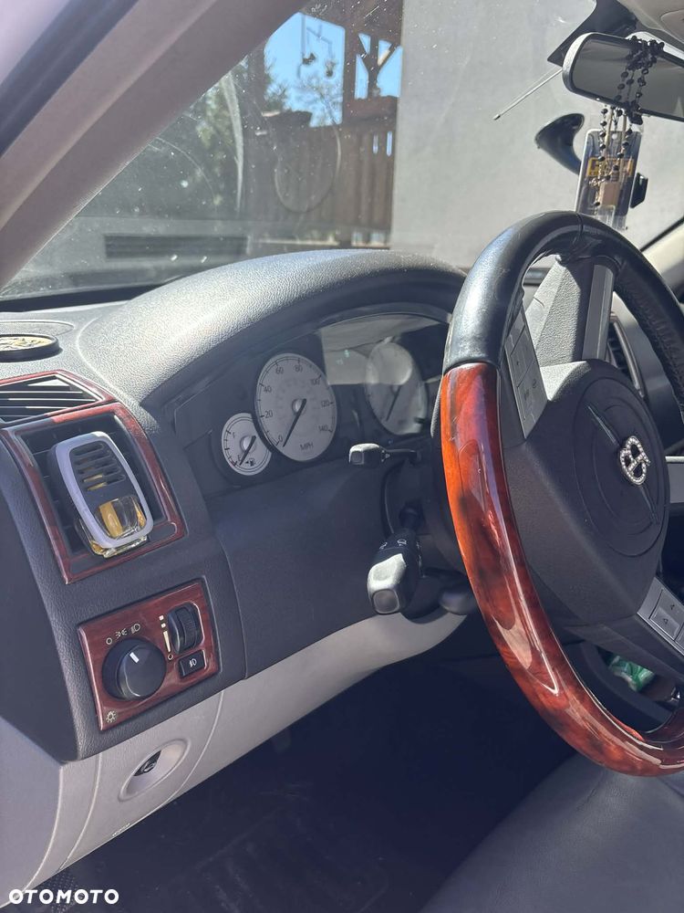 Chrysler 300C 2.7 V6 - 5