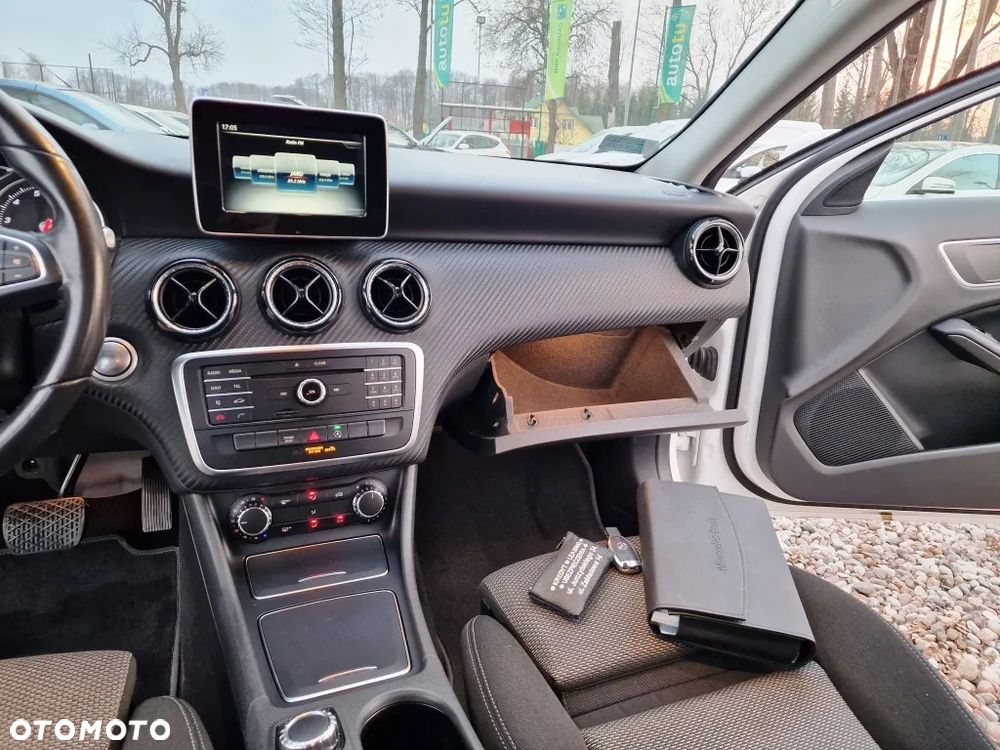 Mercedes-Benz GLA - 14