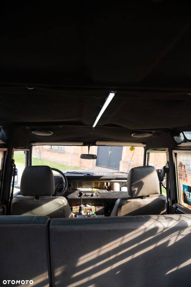 Land Rover Defender - 5