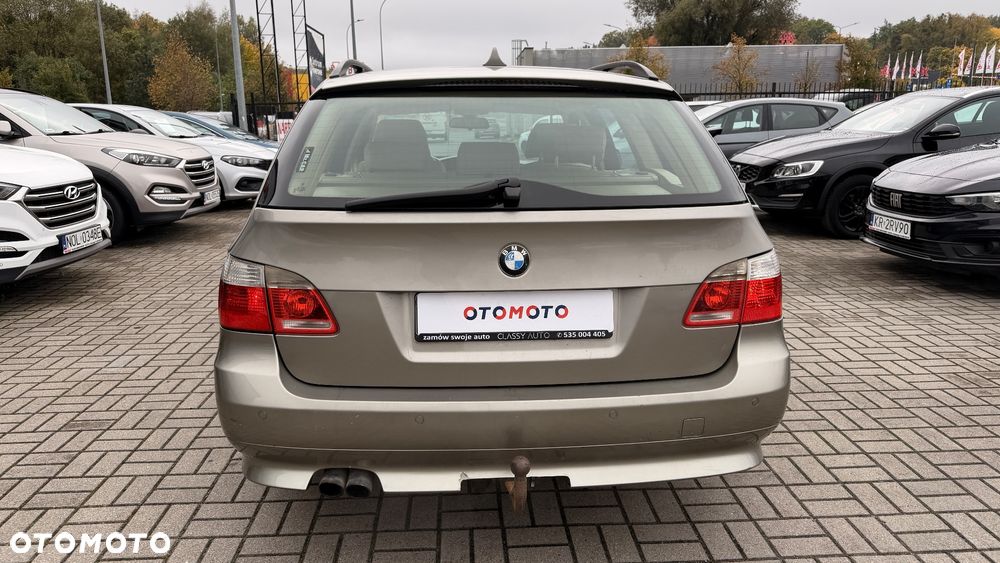 BMW Seria 5 525i Touring - 12