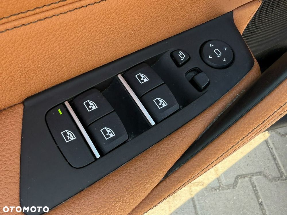 BMW Seria 5 520d Luxury Line sport - 17