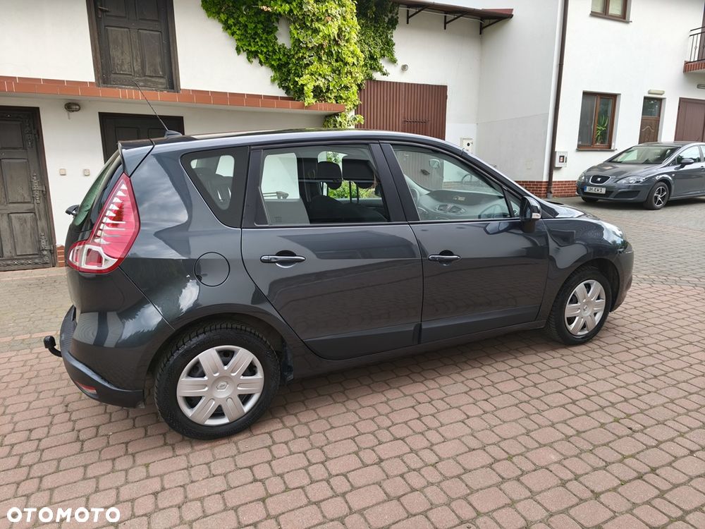 Renault Scenic 1.6 16V 110 TomTom Edition - 9