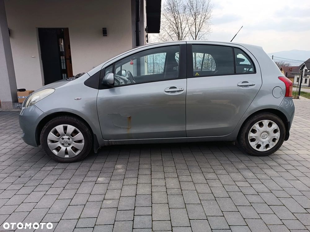Toyota Yaris 1.3 - 3