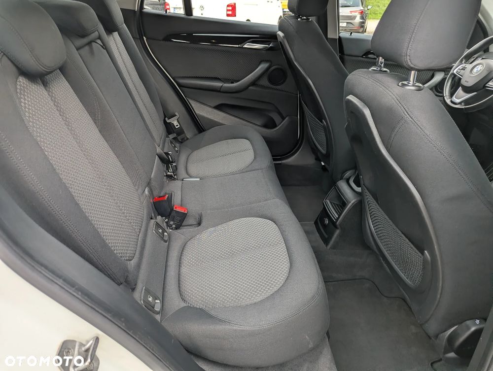 BMW X1 sDrive18d - 29