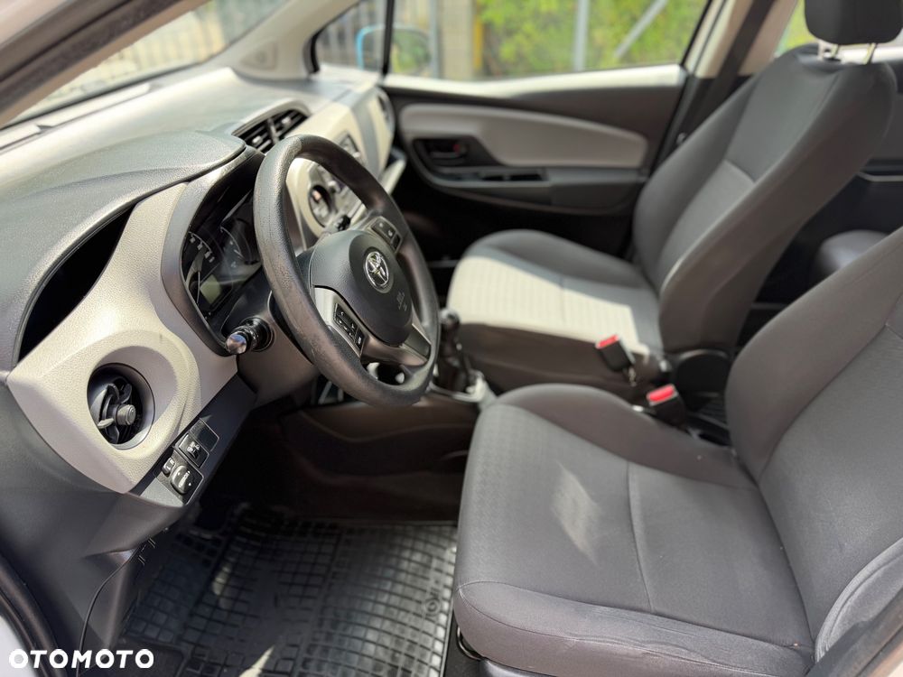 Toyota Yaris - 12