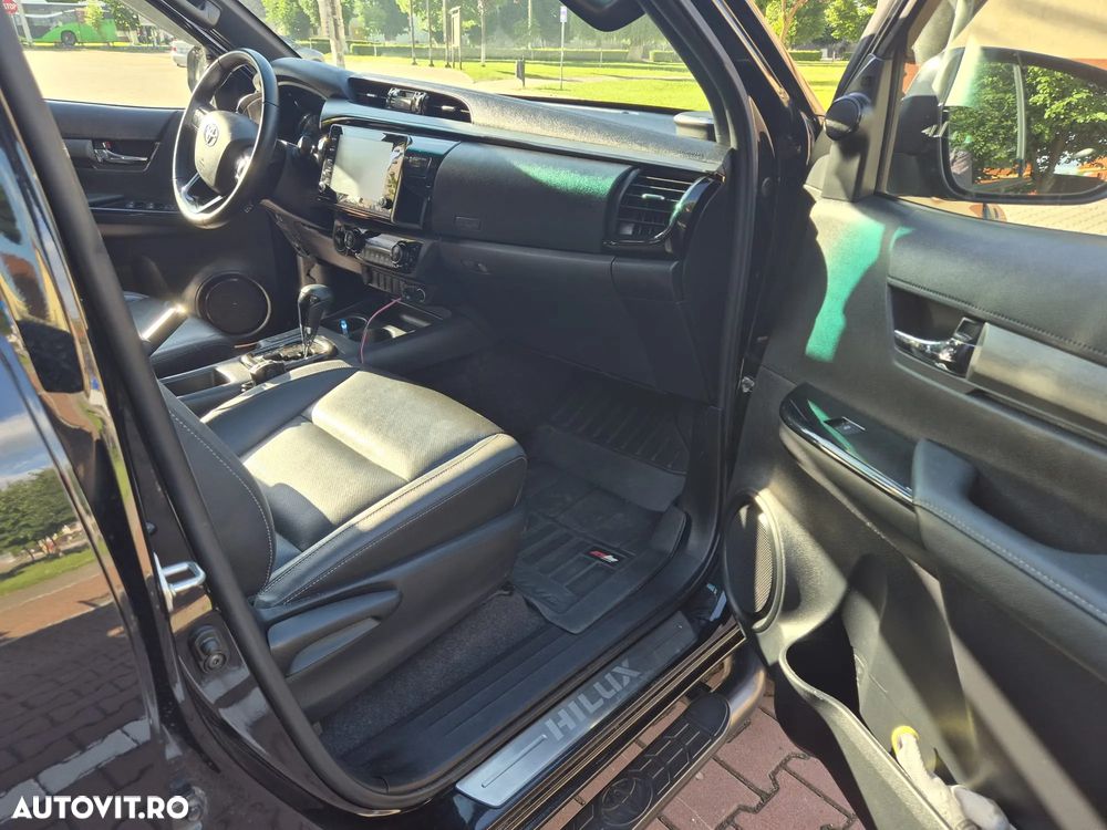 Toyota Hilux 2.8D 204CP 4x4 Double Cab AT Invincible - 13