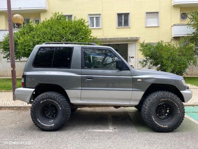 Mitsubishi Pajero - 3