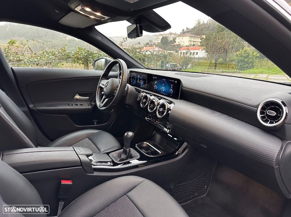 Mercedes-Benz CLA 180 d Shooting Brake - 13