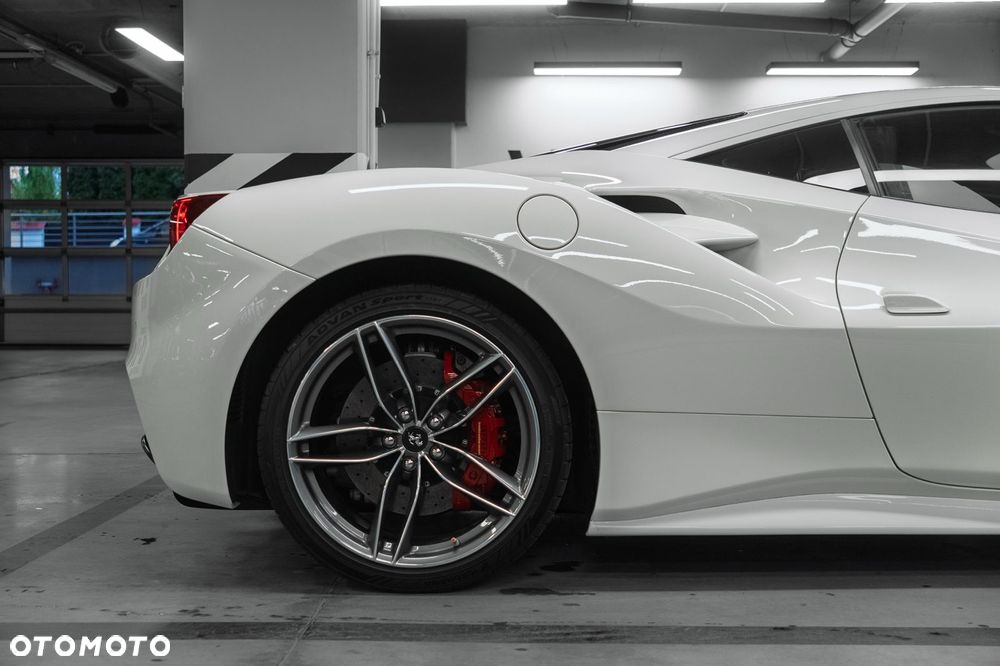 Ferrari 488 - 9