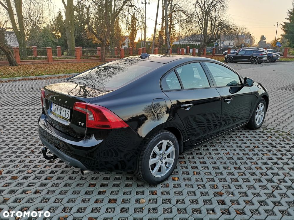 Volvo S60 T3 Edition - 32