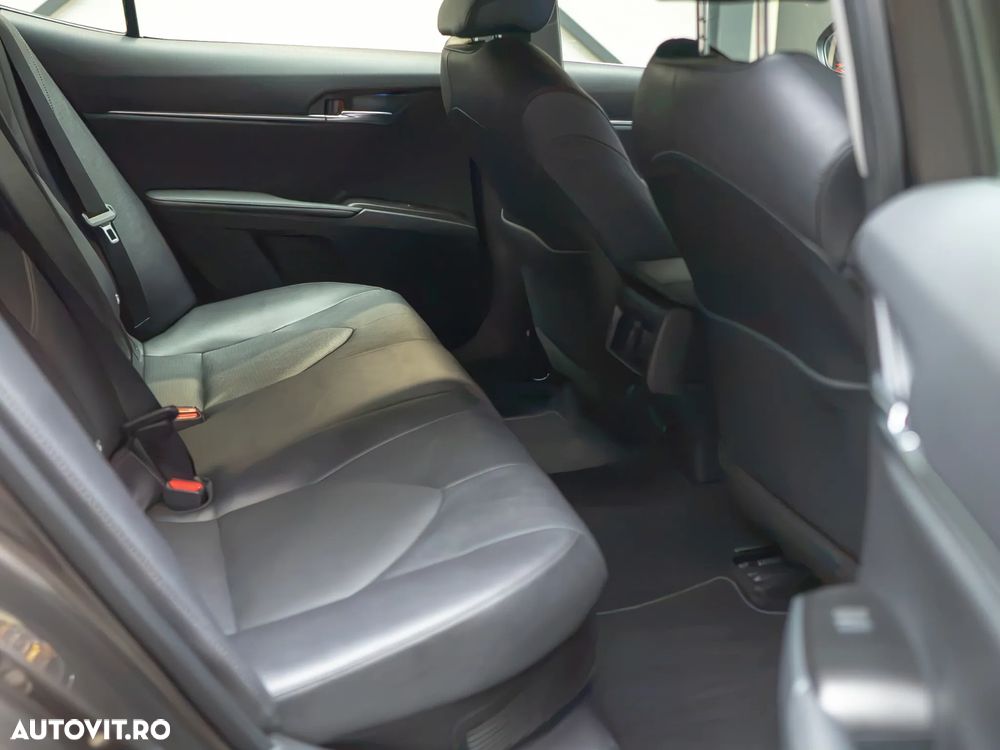 Toyota Camry 2.5 Dynamic - 26