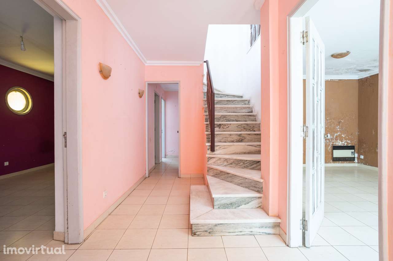 MONTIJO HOUSE - Moradia T5 - para remodelação - Grande imagem: 5/37