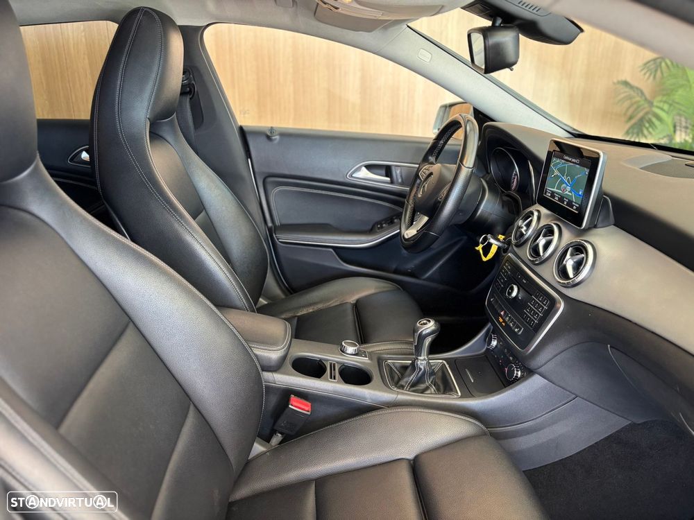 Mercedes-Benz CLA 180 d Shooting Brake Urban - 16