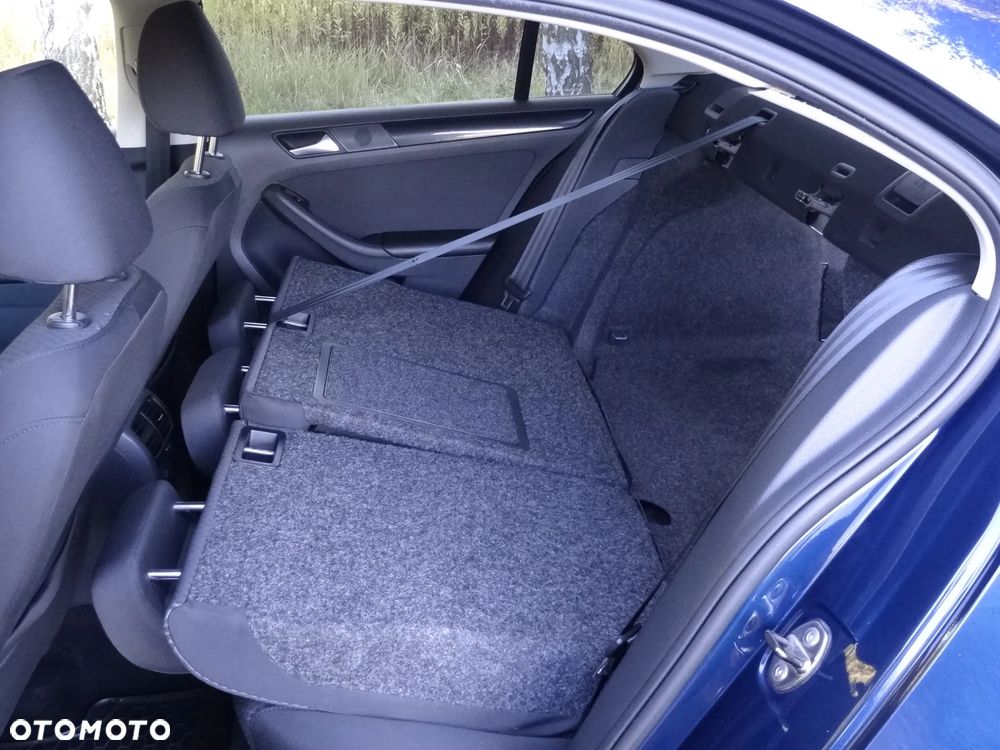 Volkswagen Jetta - 28