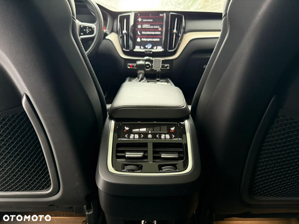 Volvo XC 60 T5 AWD Geartronic Inscription - 8