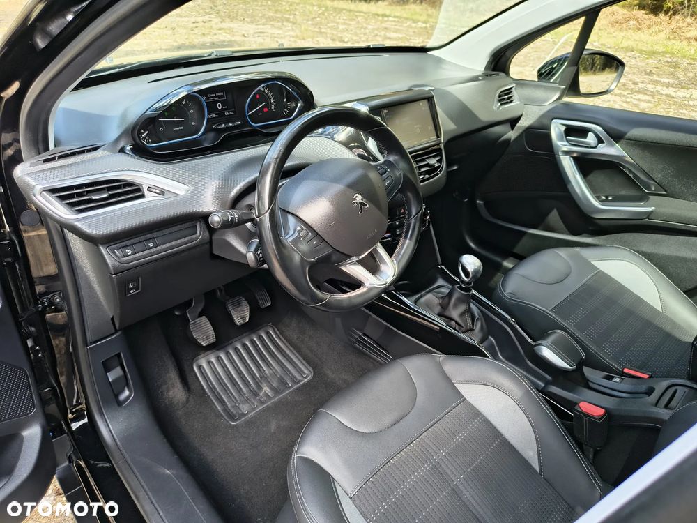 Peugeot 2008 BlueHDi 100 STOP & START Allure - 11