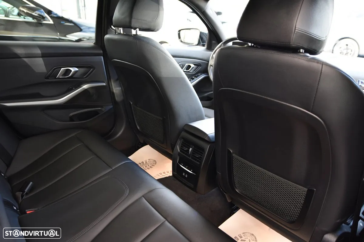 BMW 318 d Auto - 22