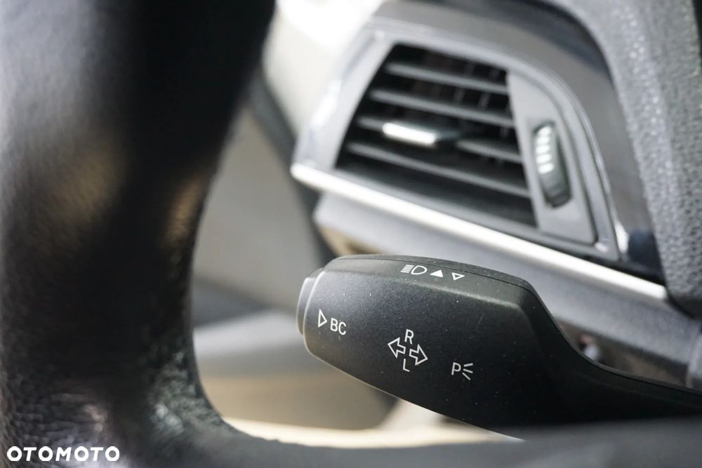 BMW Seria 1 120d Urban Line - 27