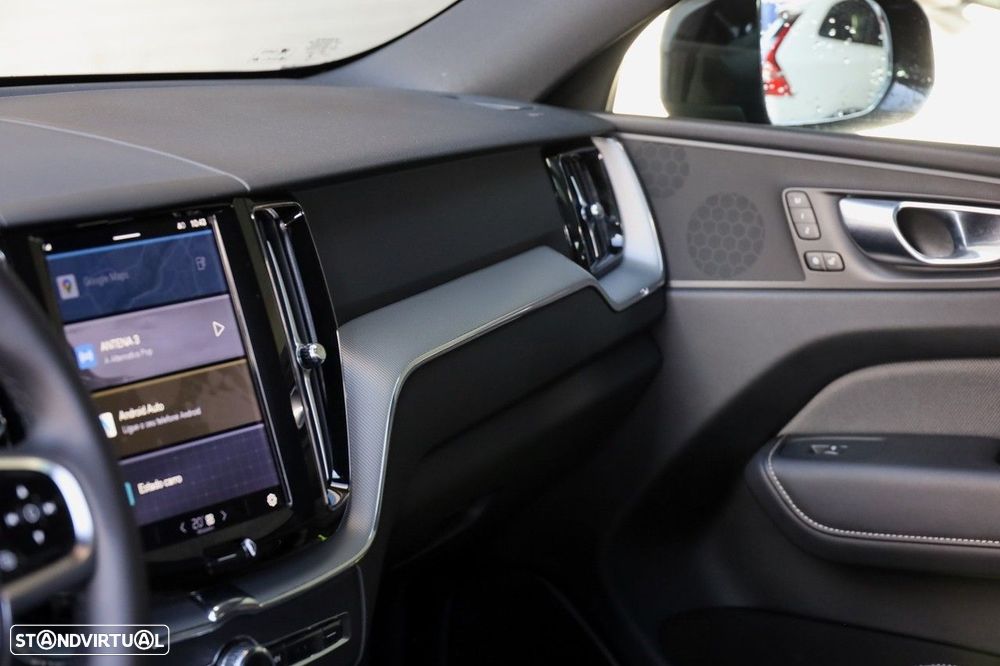 Volvo XC 60 2.0 T6 PHEV Black Edition AWD - 12