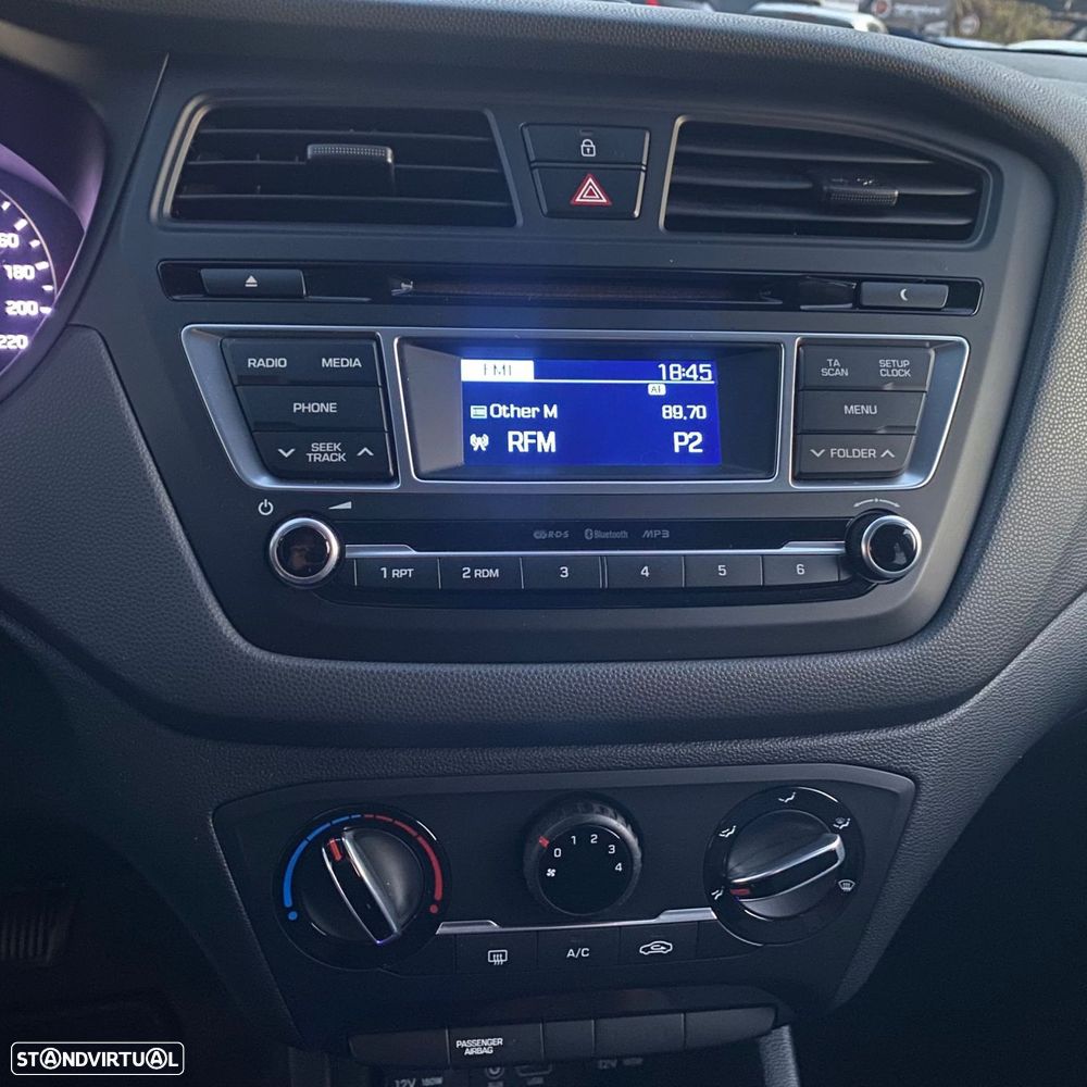 Hyundai i20 1.4 Comfort+P.Look+JLL16 AT - 23