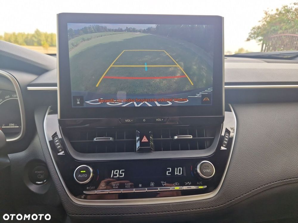Toyota Corolla Cross - 17