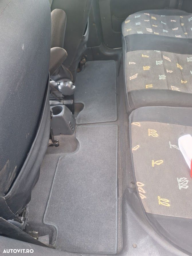 Peugeot Partner - 13