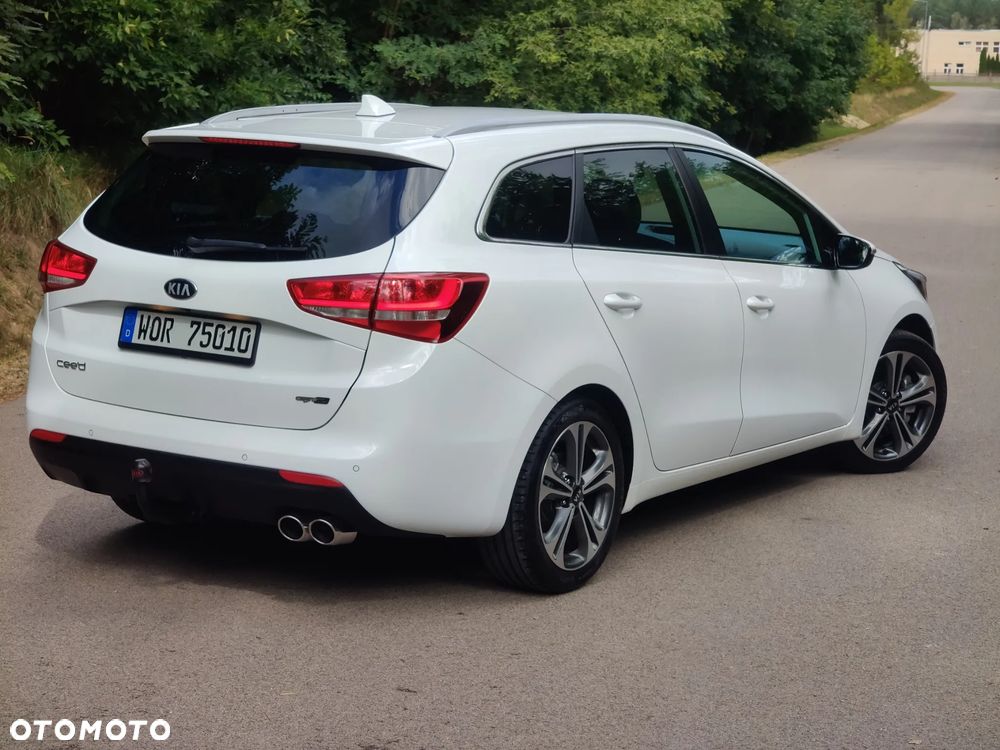 Kia Ceed - 27