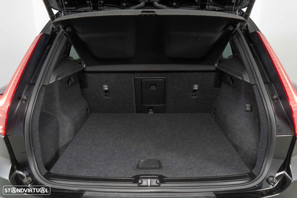 Volvo XC 40 1.5 T5 PHEV Momentum Plus - 14