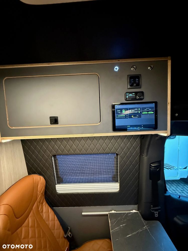 Mercedes-Benz Sprinter - 17