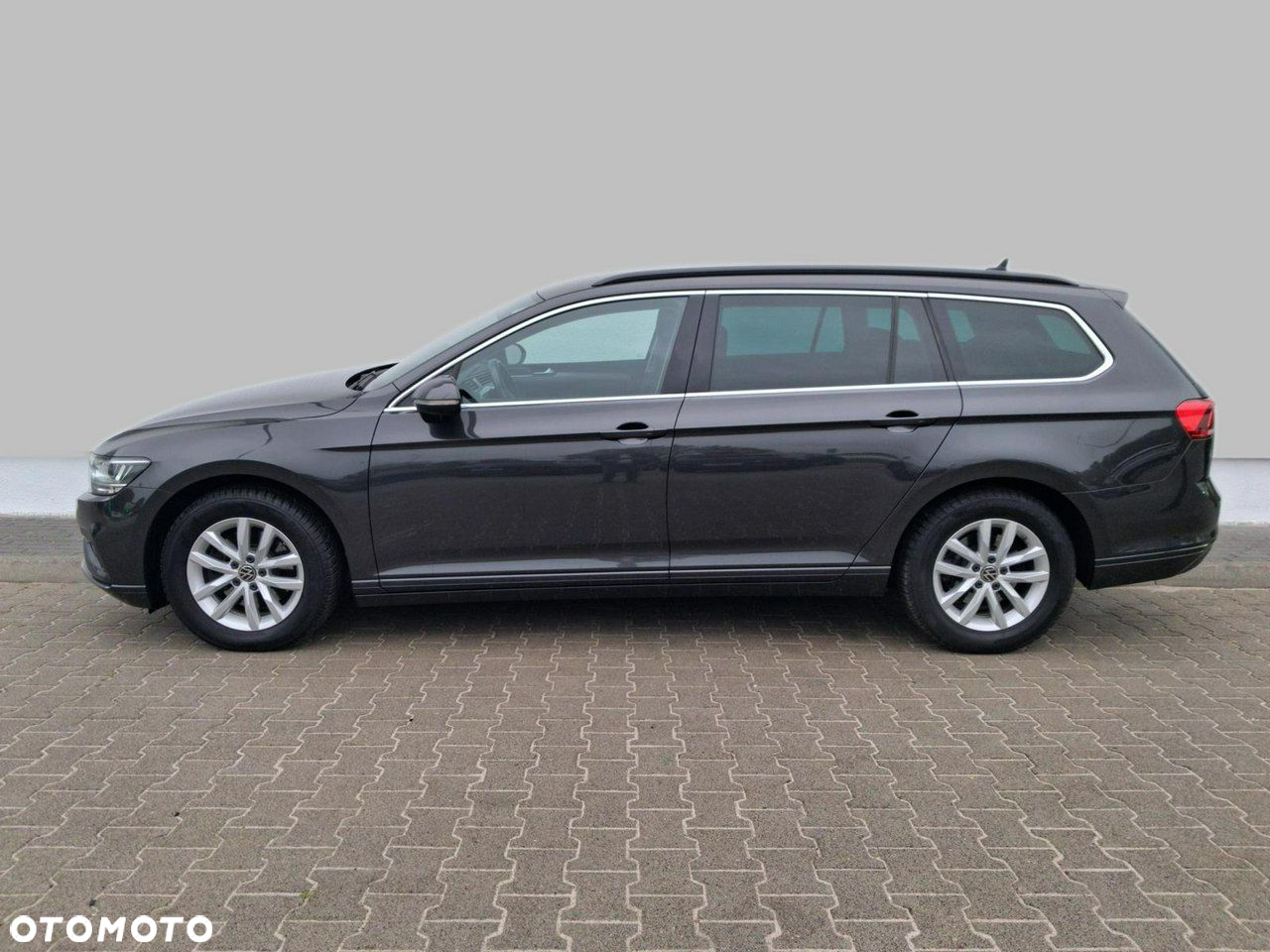 Volkswagen Passat - 4