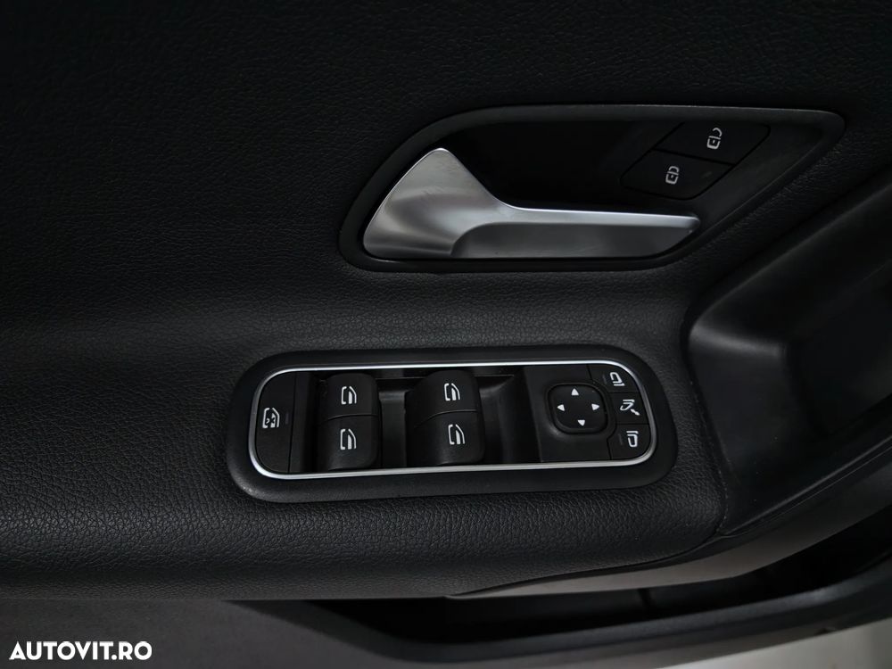 Mercedes-Benz A 180 d Sedan 7G-DCT - 30