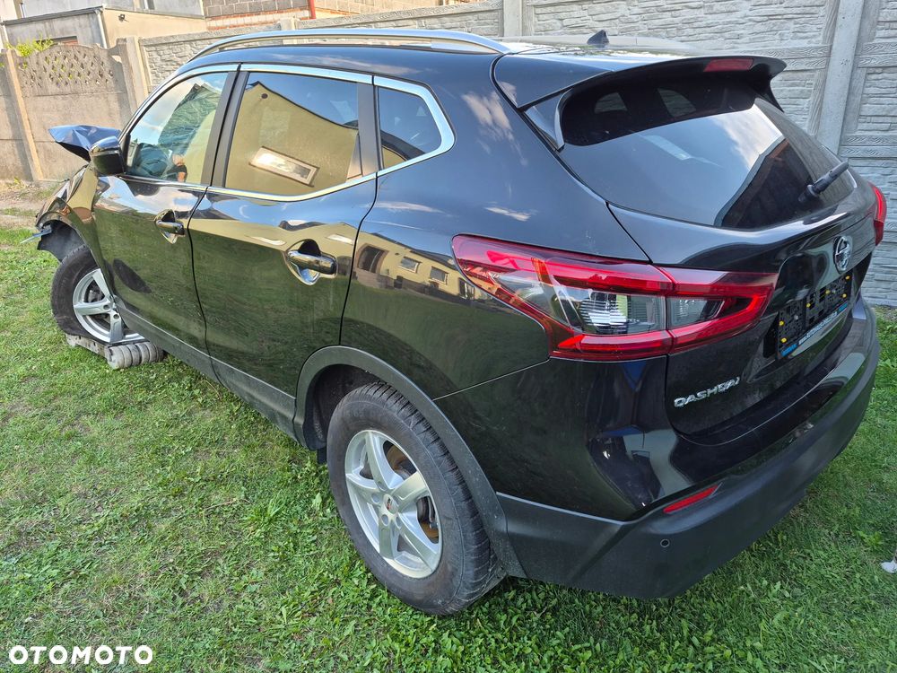 Nissan Qashqai 1.3 DIG-T DCT TEKNA - 2