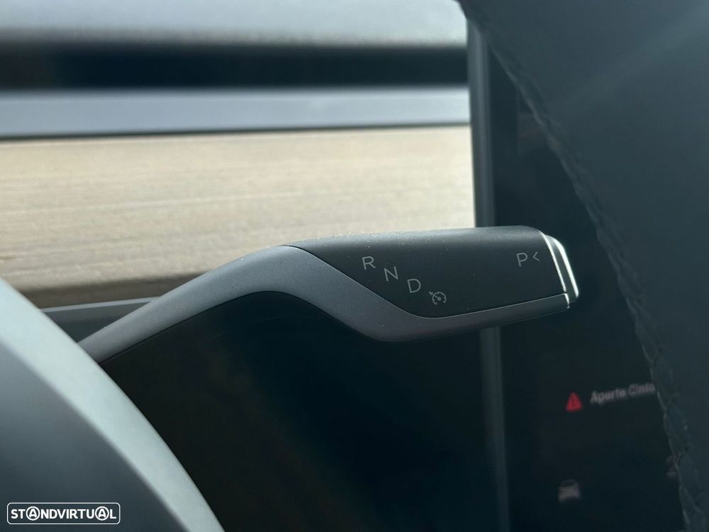 Tesla Model Y Long Range Dual Motor AWD - 17