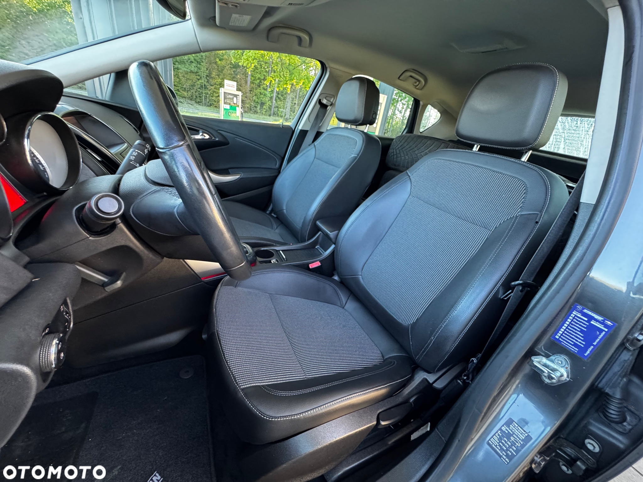 Opel Astra 1.4 Turbo Cosmo - 32