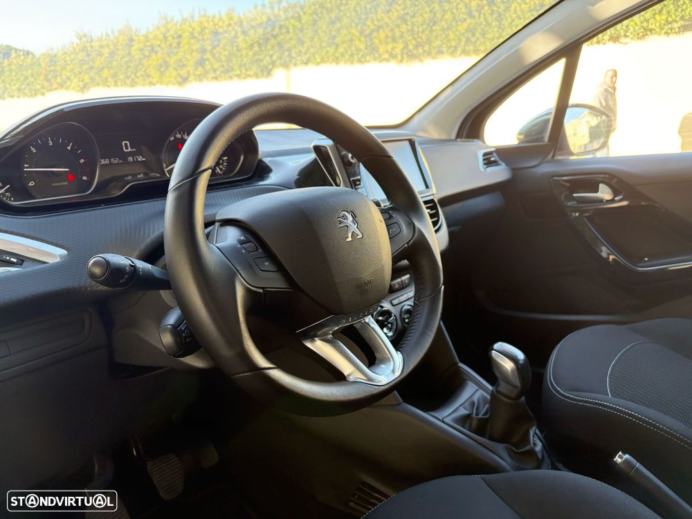Peugeot 208 1.6 BlueHDi Style - 11