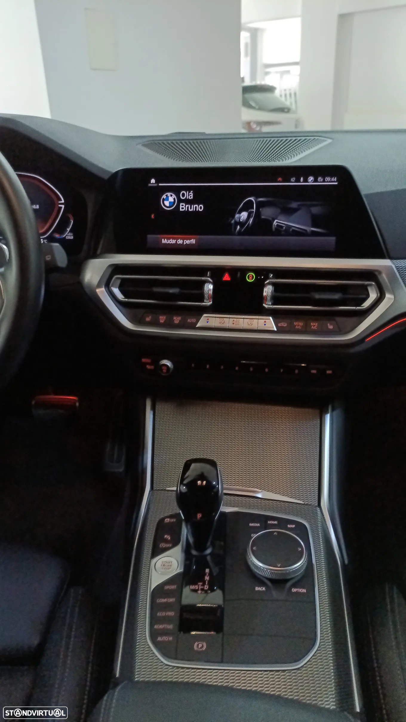 BMW 320 i Touring Pack Desportivo M - 11