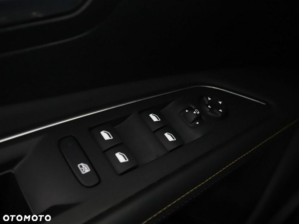 Peugeot 3008 1.2 PureTech Road Trip S&S - 38
