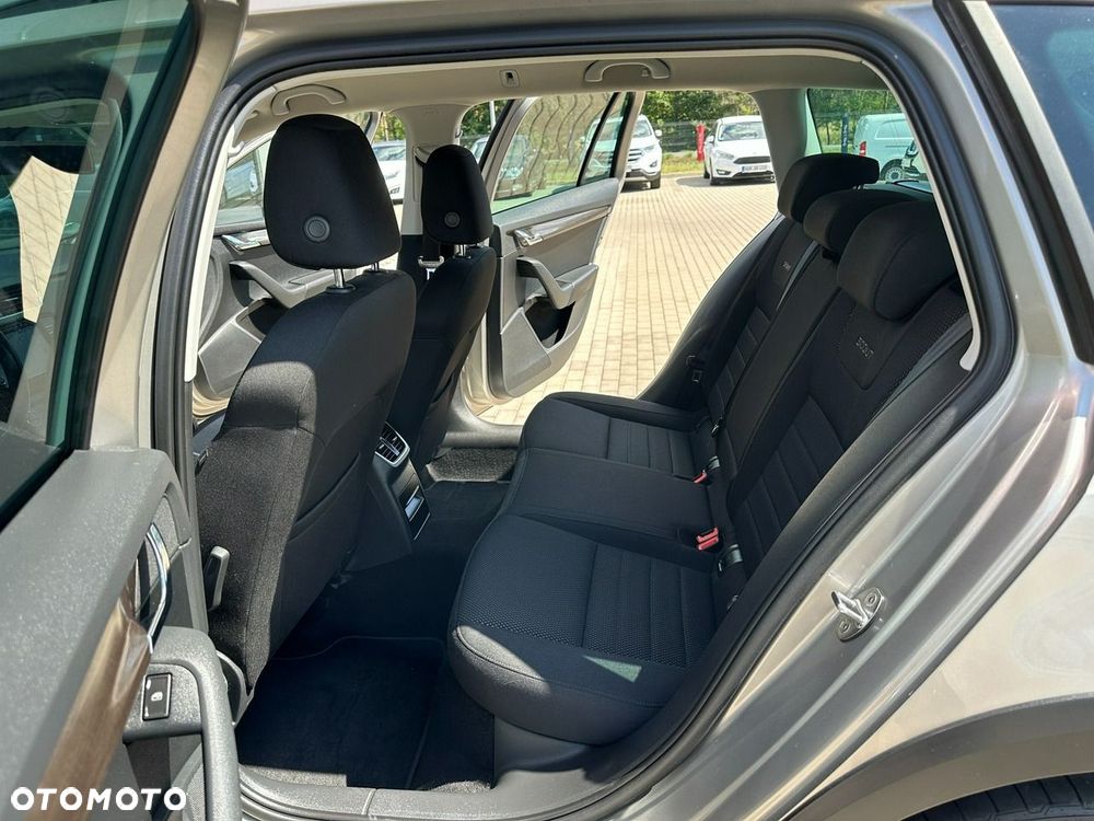 Skoda Octavia Scout 2.0 TDI 4x4 DSG - 12
