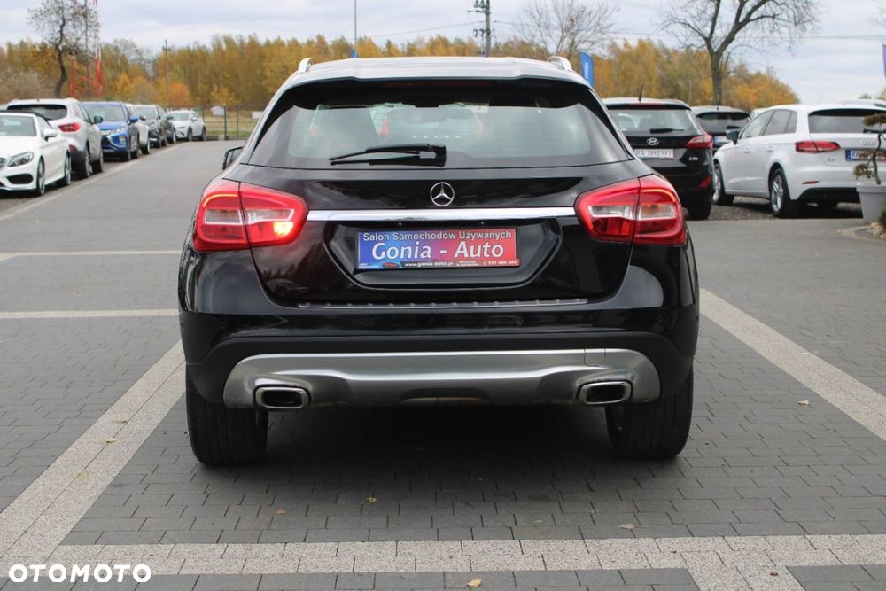 Mercedes-Benz GLA - 6