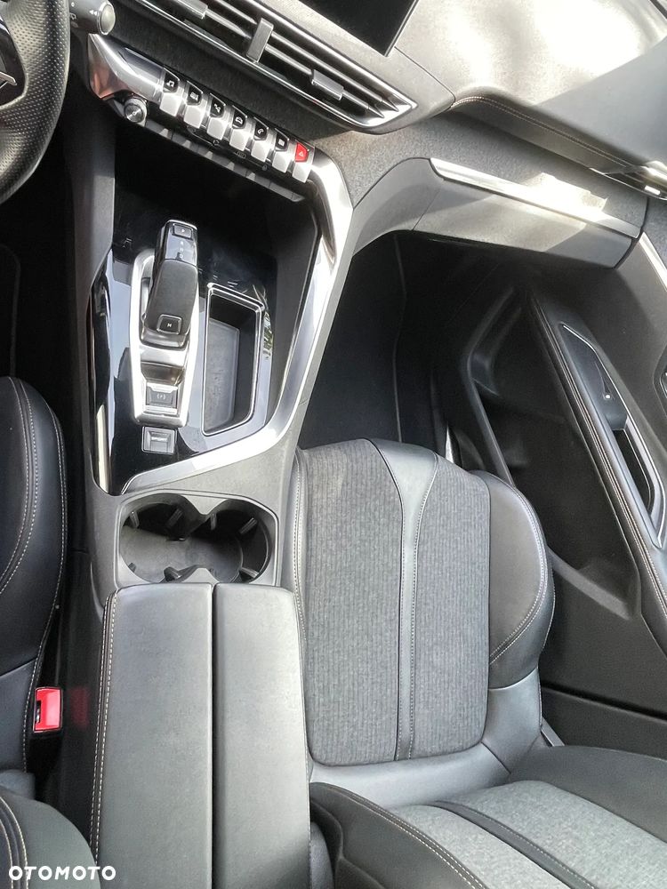 Peugeot 5008 PureTech 180 EAT8 Stop & Start GT Pack - 18