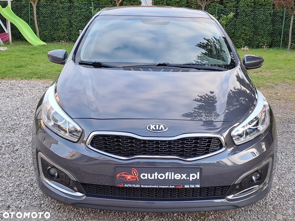 Kia Ceed - 10