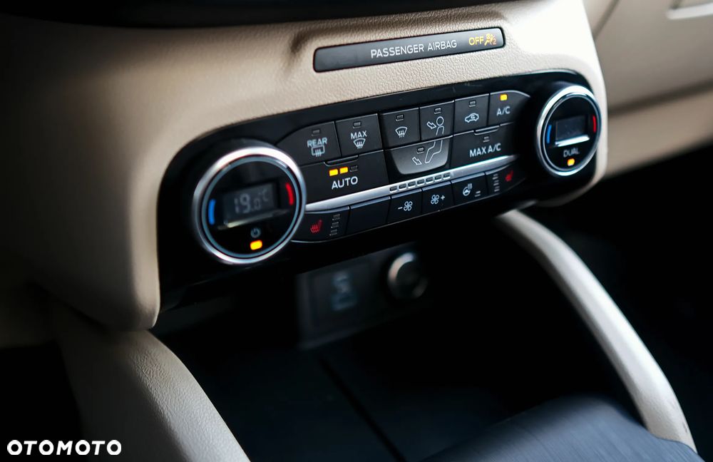 Ford Kuga - 28