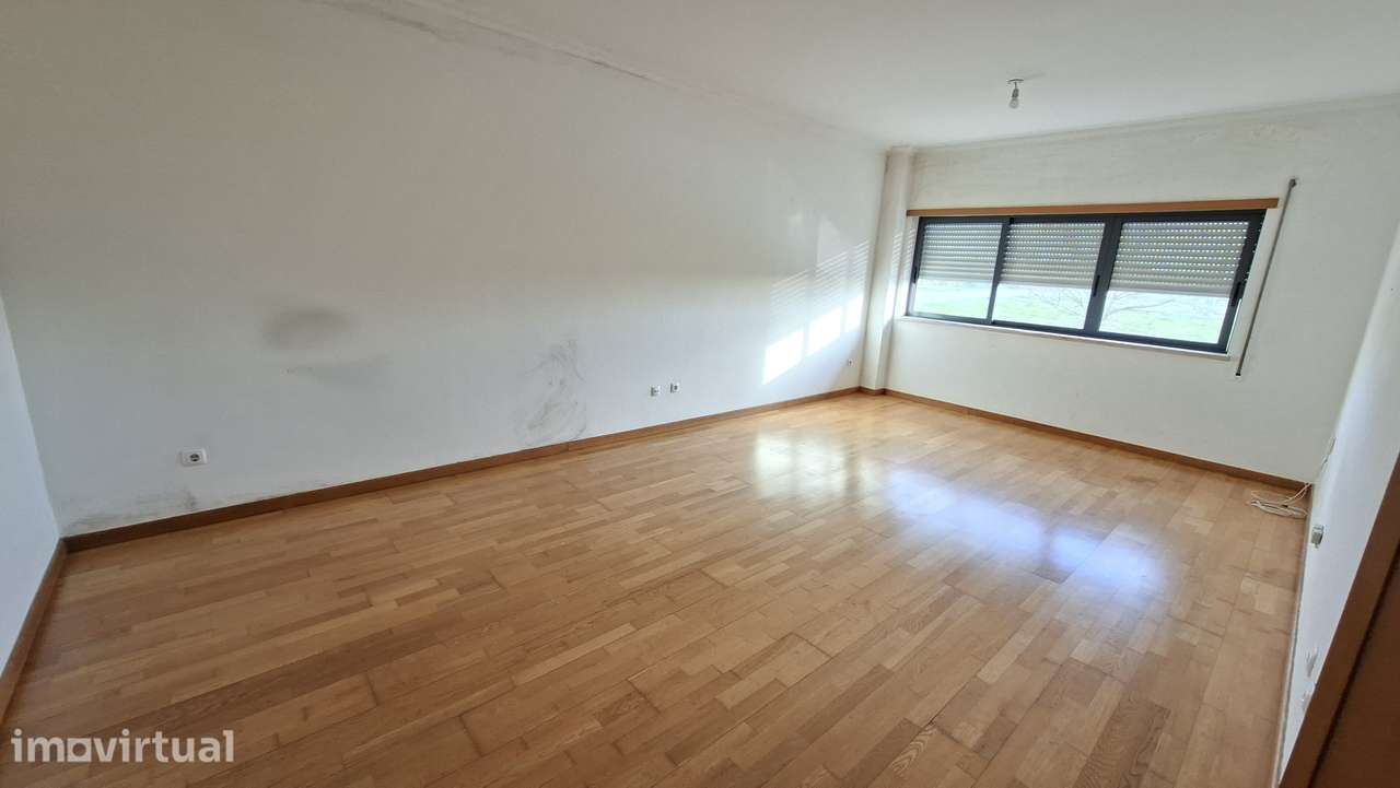 Apartamento T2 com 124m2 com arrecadação, lugar estacionamento Montijo - Grande imagem: 2/14