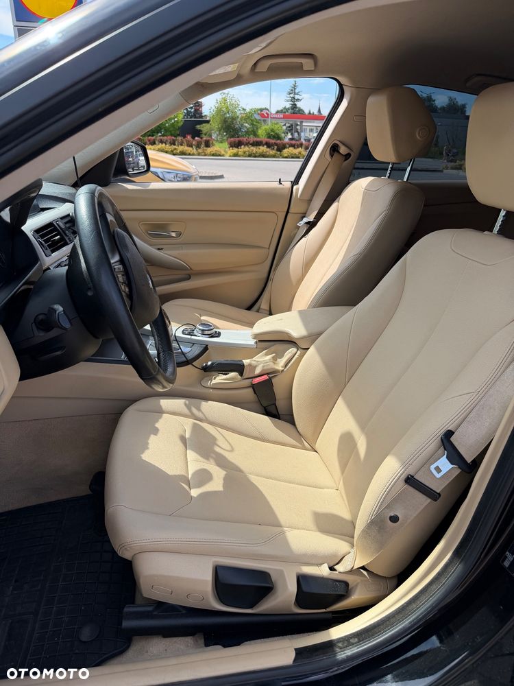BMW Seria 3 318d Sport Line - 15