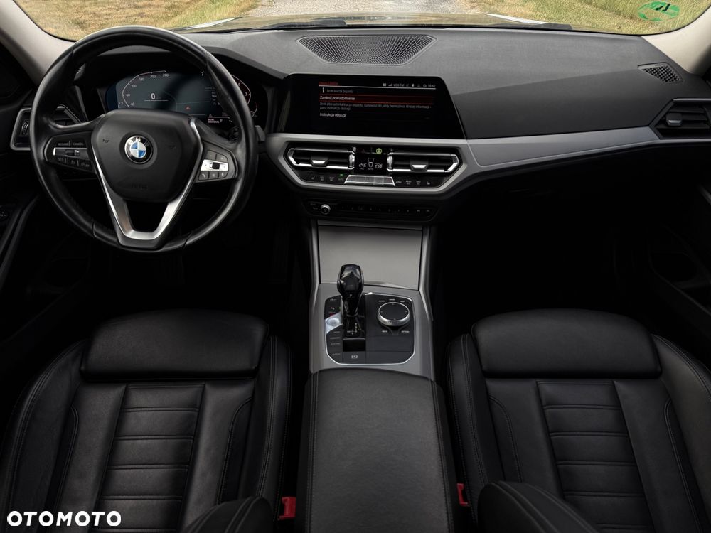 BMW Seria 3 330i - 8