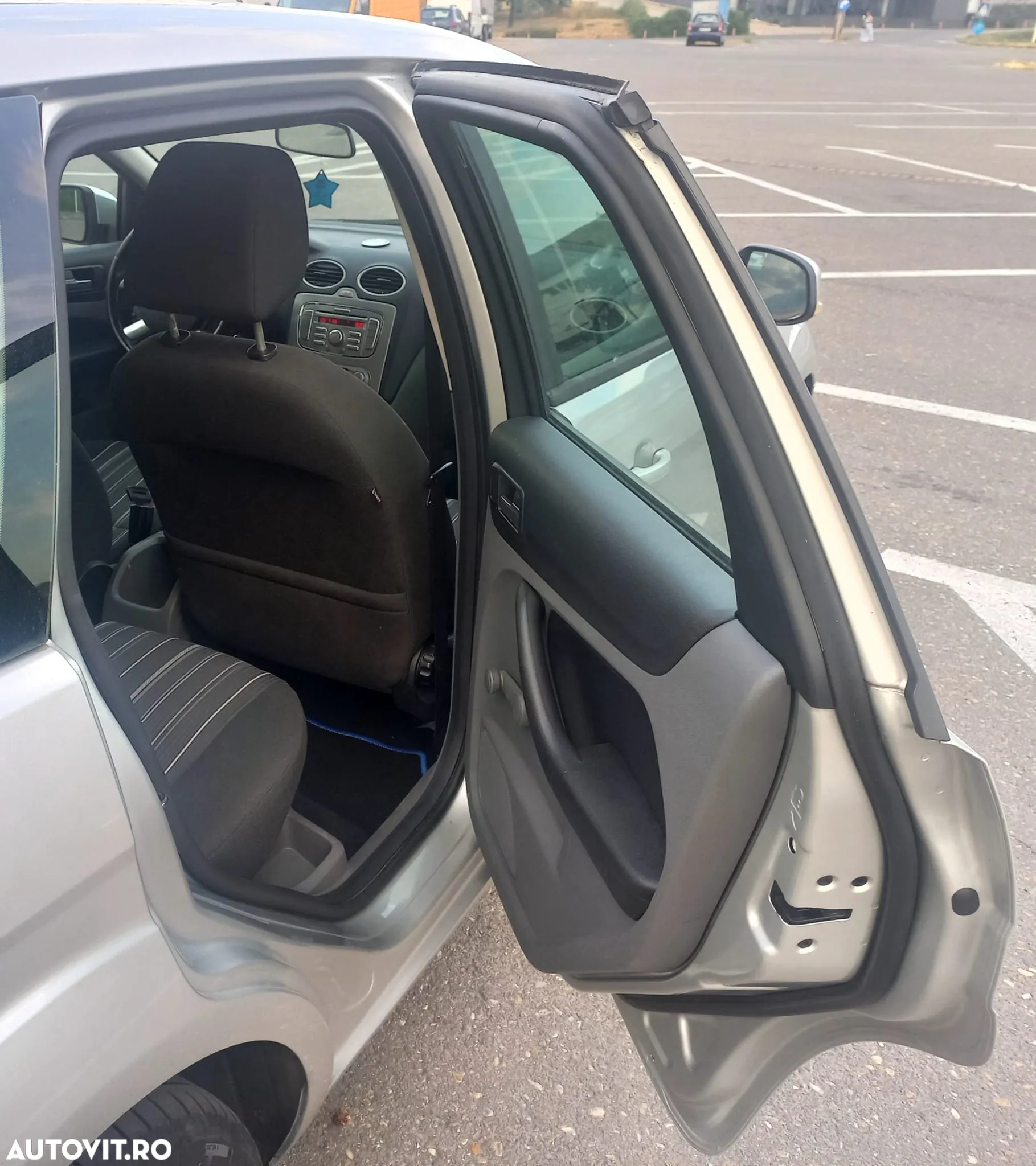 Ford Focus 1.6i Ti-VCT Trend - 11